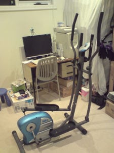 elliptical_knee_pain elliptical knee pain 225x300 Why Your Client has Elliptical Knee Pain