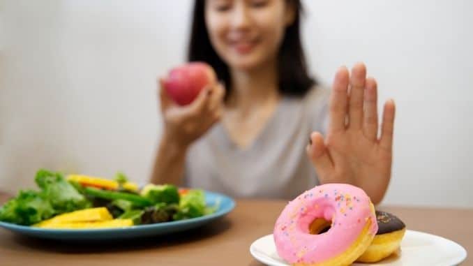 hand-reject-junk-food