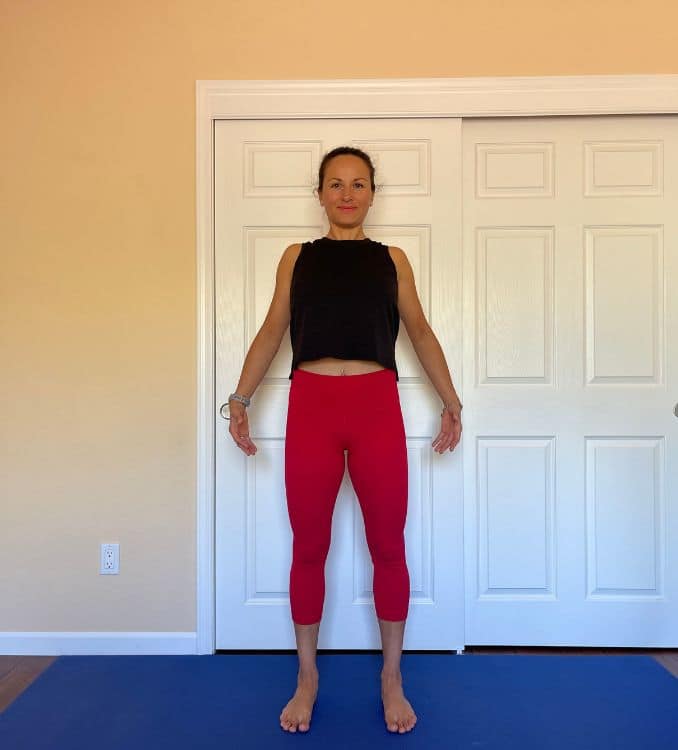 Shoulder Rolls_3 Body and Mind with Bodyweight Workout