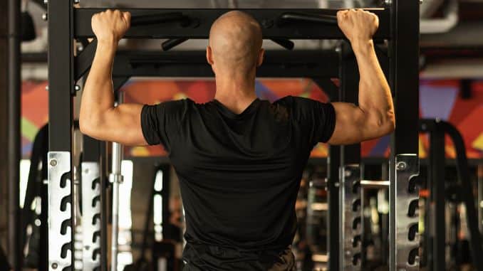 man-pull-ups-horizontal-bar